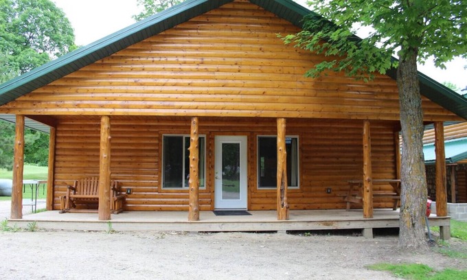 Deer River Cabine | Bowstring Shores Resort - Deer River, MN