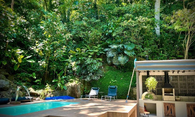 Vargem Grande Cottage | Container house in the forest just 10 km from the most beautiful beaches in Rio!