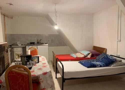 Erkeln Appartement | Brakel Monteue- Ferin Zimmer 1