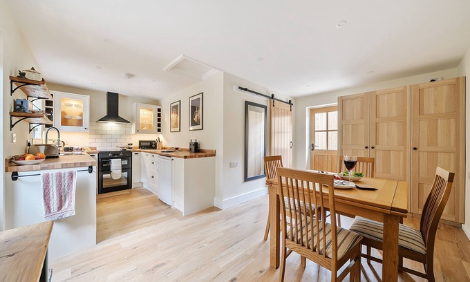 Higher Bockhampton Cabine | Bramble Bank - sleeps 2 guests in 1 bedroom