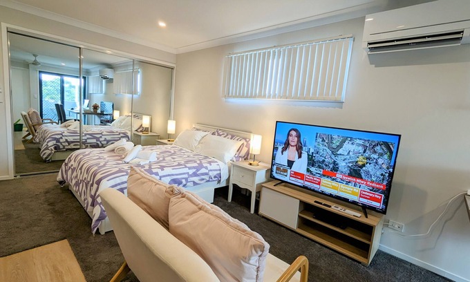 Wynnum Appartement | Brand new 1 bedroom micro apartment for 2