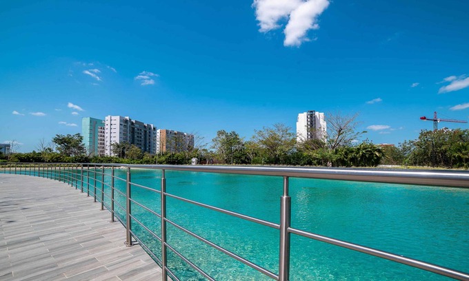 Xcumpich Copropriété | Brand New 1 BR condo at Via Montejo, The Harbor