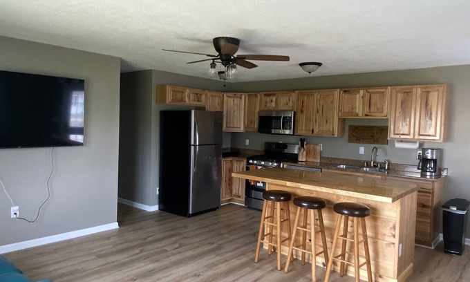 Newville Appartement | Brand New! 2 BR Barndominium apt just 15 minutes from Carlisle