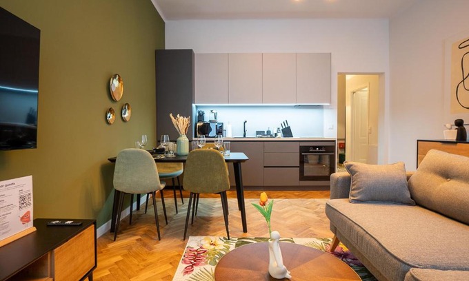 Schottenfeld Appartement | Brand new 2-room central apartment