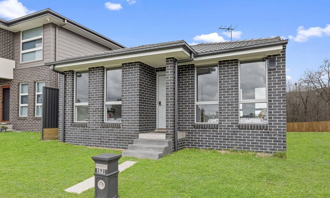 Austral Maison | Brand New 3Br One-Level House with WiFi & Parking