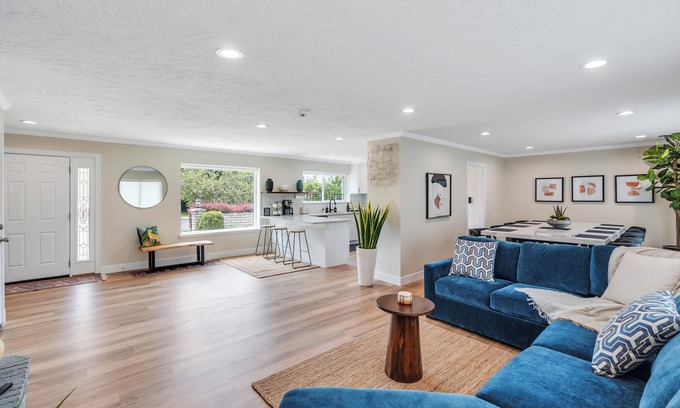 Hillcrest Maison | BRAND-NEW 5 room home in the heart of Orem with MINI GOLF, Pool/Ping pong tables