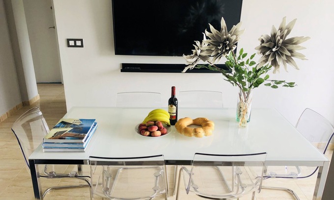 El Besos i el Maresme Appartement | NEUF, 8 MIN PROMENADE À LA PLAGE & PARKING GRATUIT!