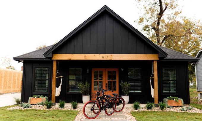 Brazos Maison | Brand New and One Block from Magnolia Silos!