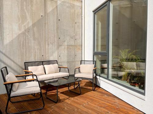 Bergenhus Appartement | Brand-new Apartement 2025 Sunny Private Terrace - By the Sea