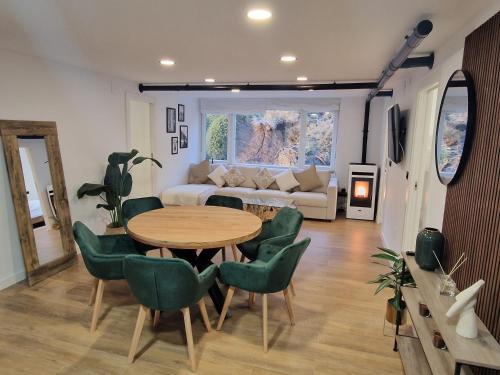 Pradollano Appartement | Brand New Apartment very cosy and awesome display close to the ski slope! private parking