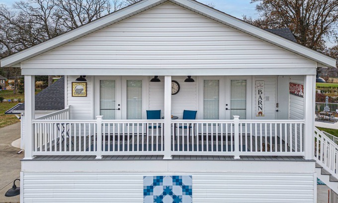 St. Clair County Appartement | Brand new apartment with full kitchen, porch and patio.1 King/1sofa bed/ 1 bath