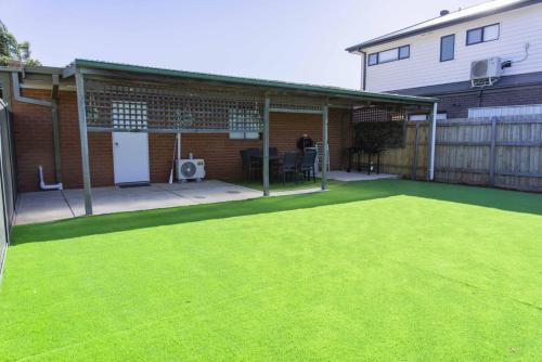 Werribee Maison | Brand New Backyard Guest House in Werribee CBD