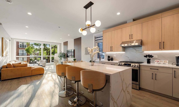 Tri-Taylor Appartement | Brand New Building in the Medical District!