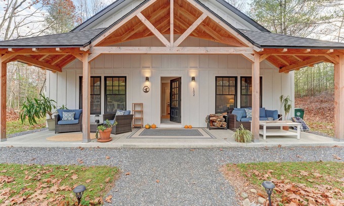 Biddeford Cottage | Brand new charming cottage next to the pristine sandy beaches of Biddeford Pool