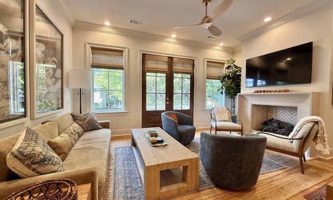 Auburn Maison | BRAND NEW! Gorgeous 3-bedroom Townhome on Samford Ave in Downtown Auburn!
