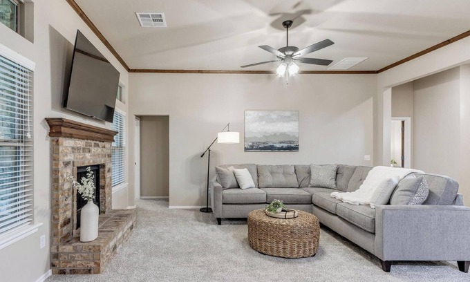Mustang Maison | Brand New Home - Accessible to Yukon and Mustang!