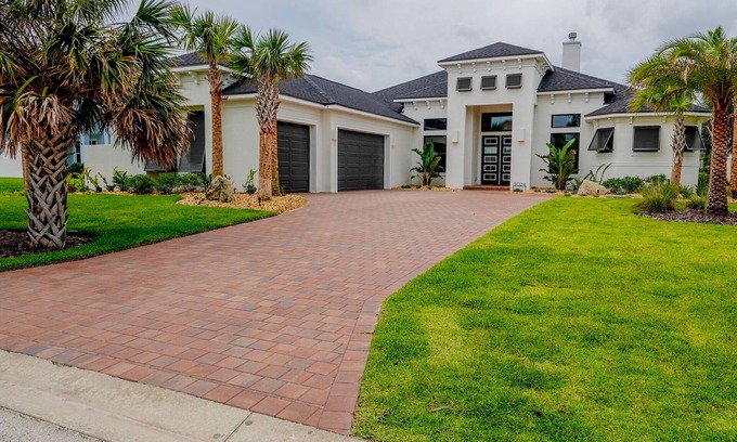 Painters Walk Maison | BRAND NEW HOME! Intracoastal Waterway & Beach Access! Welcome to The Blue Heron!