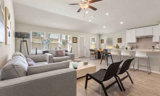 Highland Lake Estates Maison | Brand New Lake Travis by Barcle