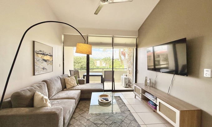 Santa Ana Appartement | Brand New lake view Penthouse with A/C, pool, gym, tennis in common area