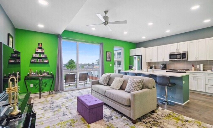 Bywater Copropriété | BRAND NEW LISTING The Green Suite-w/garage parking & near French Qtr