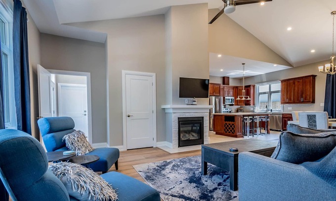 Niagara Falls Maison | BRAND NEW Upscale Bungalow- 5 min to Top Wineries