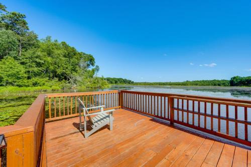 Perry Maison | Brand-New Perry House with Kayaks and Lake Access