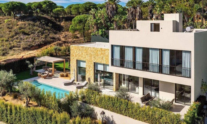 Almancil Villa | Villa luxe Quinta do Lago Piscine privée chauffée Jacuzzi Bureau Salle de jeux
