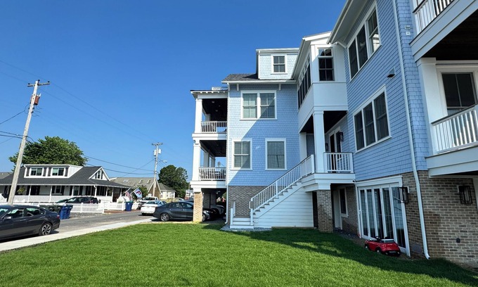 Somers Point Maison | Elegant Updated Retreat in Somers Point