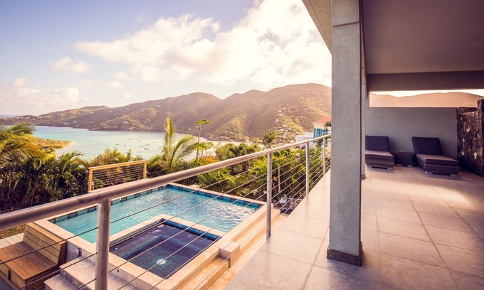 Seagrape Hill Villa | Tout nouveau- Romantique, complètement chargé 2 chambres relaxantes pour 1 ou 2 couples