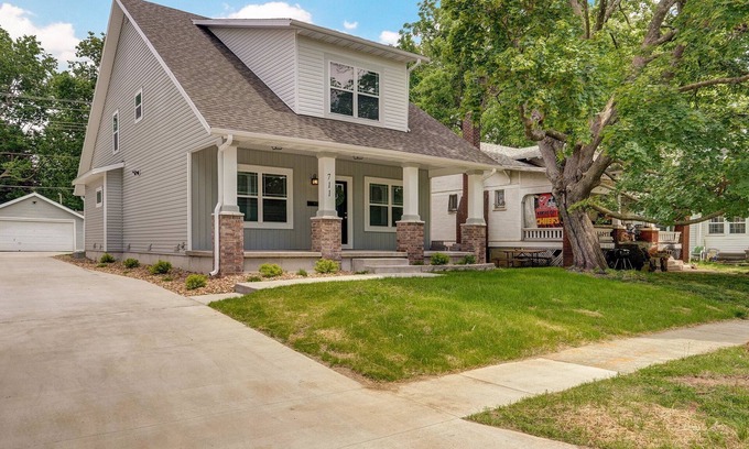 Springfield Maison | Brand NEW Spacious 5-bedroom house in awesome Springfield near MSU and Mercy
