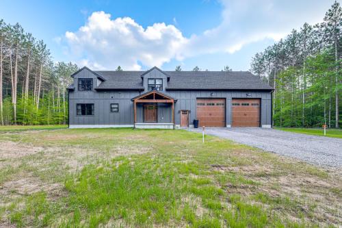 Deer River Maison | Brantingham Home ATV and Snowmobile Trails On-Site!
