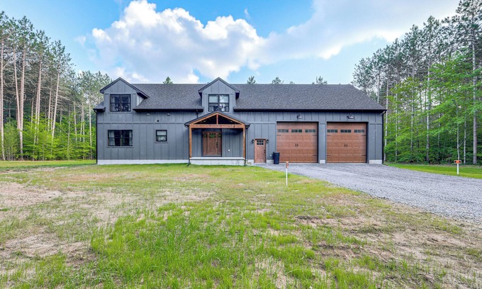 Deer River Maison | Brantingham Home: ATV & Snowmobile Trails On-Site!