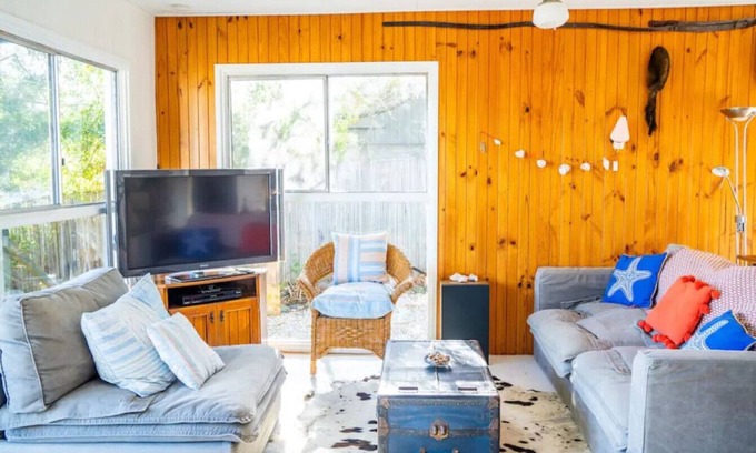 Breamlea Maison | BRE001 · Blissful Blue: Charming Beach Shack in Breamlea