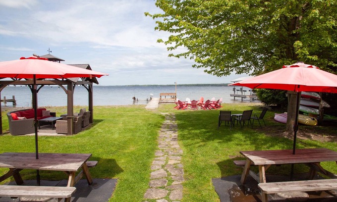 Geneva Maison | Superbe maison sur le lac Seneca! Vues à couper le souffle