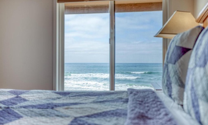 Neskowin Maison | Breakers Beach House 7 - Meredith Lodging