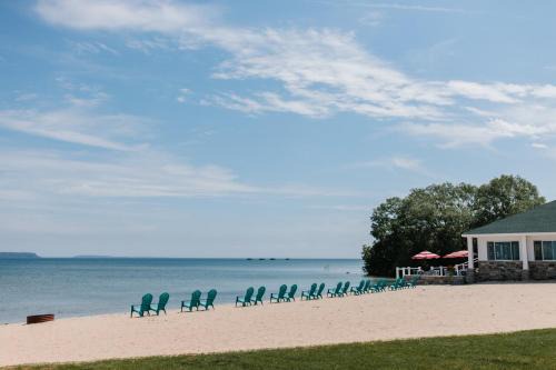 St Ignace Hôtel | Breakers Resort - Lakeside