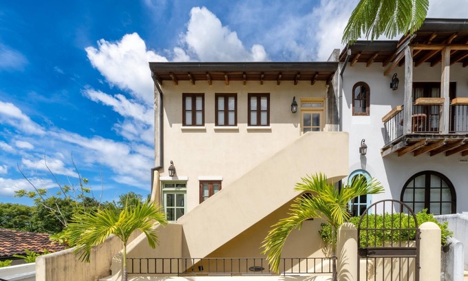 Las Catalinas Copropriété | Breathe ocean breeze & hear waves during stay