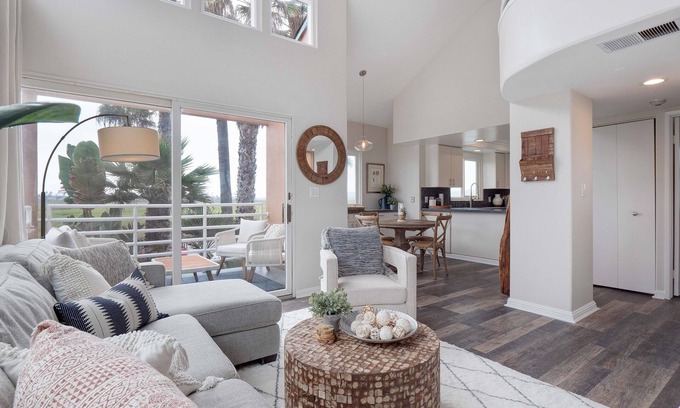 Imperial Beach Copropriété | Breathtaking Beachfront Unit with Epic Ocean and Estuary Views