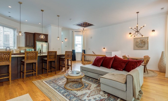 Tri-Taylor Appartement | Breathtaking & Bright: Designer 2BD with Garage by AllSet Turnover