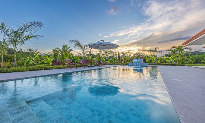 Palma Quemada Maison | Breathtaking Custom Home-Guest House Walk to “Playa Linda” and to “Rio Hatillo”