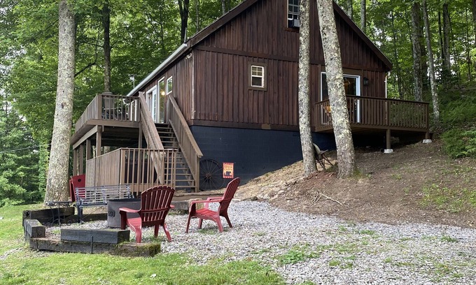 French Creek Cabine | Breathtaking Mountain View in Wild and Wonderful WV! Hot tub! Breathtaking views