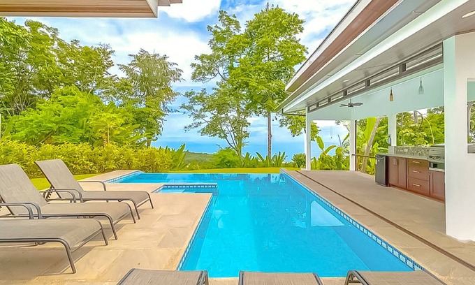 Ballena Maison | Breathtaking Ocean View House in the Jungle