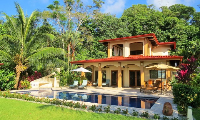 Ballena Maison | OCEANVIEW DANS LA JUNGLE PRIMAIRE! 3 maîtres! GATED. RIVIÈRE PRIVÉE ET CASCADES.
