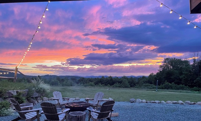 Sugar Hill Maison | Breathtaking sunsets minutes from everything the White Mountains have to offer!