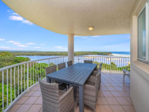 Currimundi Appartement | Breathtaking Views Over Currimundi Lake!