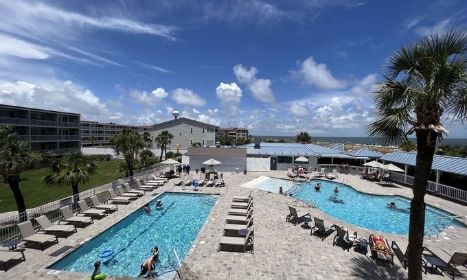 Tybee Island Copropriété | Profitez du lever du soleil dans ce condo 2 salles de bain 2 chambres avec des vues à couper le souffle!