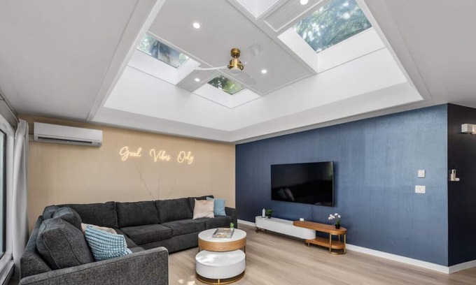 Portland Heights Maison | Breathtaking Views w/ Modern Lux - 2330