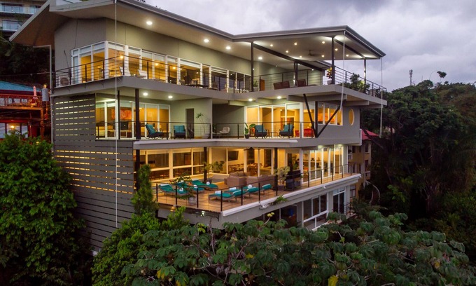 Manuel Antonio Villa | Maison de luxe parfaite pour les groupes, Ocean Views-WOW-Pool & jacuzzi, à 5 minutes de la plage!