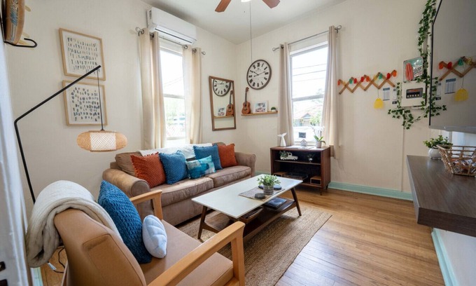 Downtown Tucson Appartement | Christmas Festival 1BR Oasis Steps to UofA Fun