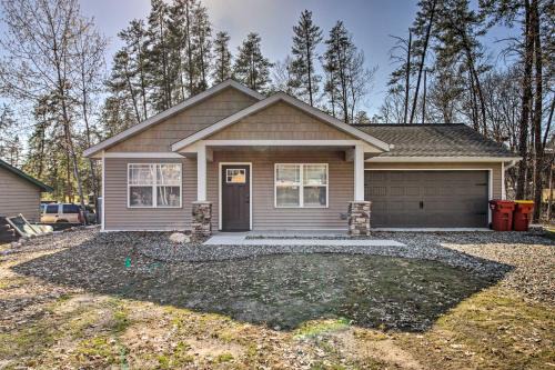 Breezy Point Maison | Breezy Point Cabin with Fire Pit - Walk to Lake